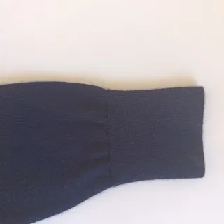 Jersey Uniqlo 100% Lana Cuello V Azul  Lavable