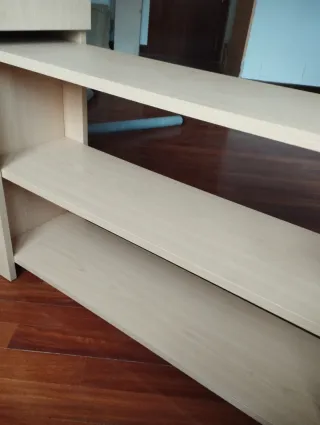 Escritorio con zapatero