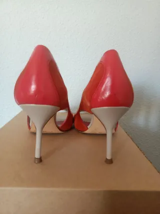 Zapatos tacón Carolina Herrera rojos y beige