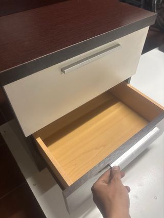 Dormitorio completo: cabecero y mesitas