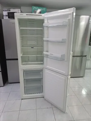 NEVERA SIEMENS 1.85+60 cm Garantía