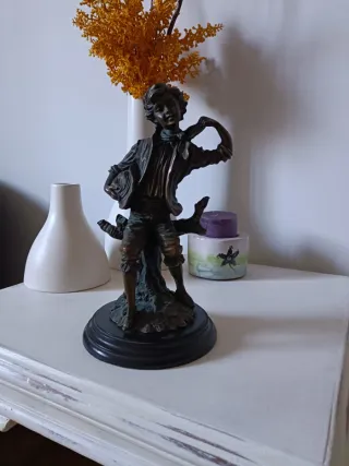 Figura de Bronce Niño