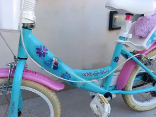 Bicicleta Frozen 16" con ruedines