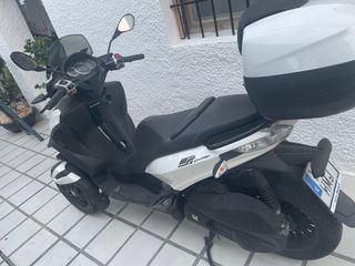 Piaggio Mp3 300 LT 3 Ruedas Automático