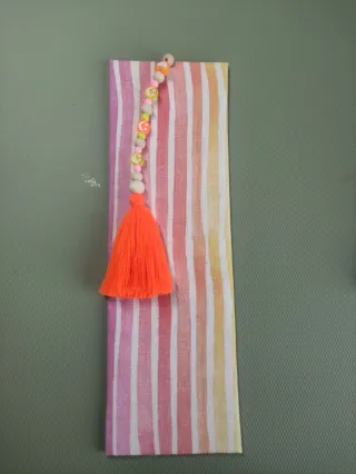 Marcapáginas hecho a mano 20x6cm