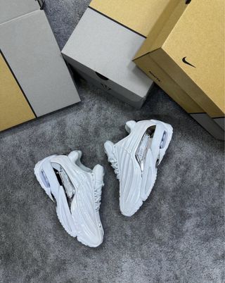 Bambas Nocta x Nike Airmax en color blanco y negro