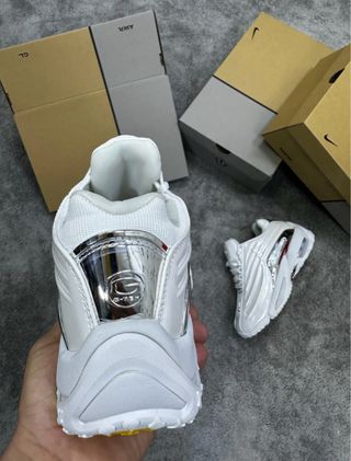 Bambas Nocta x Nike Airmax en color blanco y negro