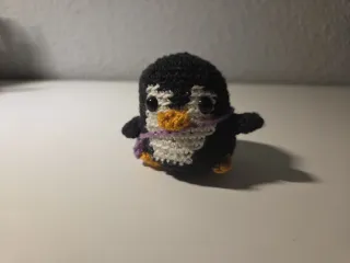 Pingüino de crochet hecho a mano