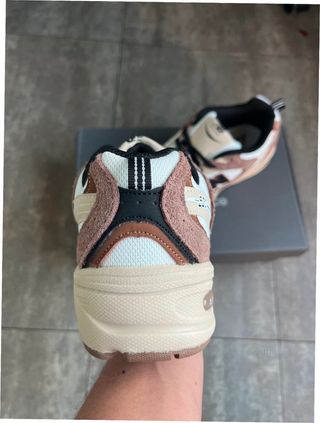 New Balance 530 Beige/Marrón Talla 39.5