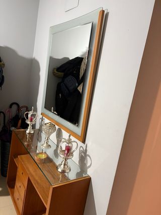 Mueble recibidor con espejo