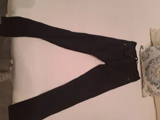 Pantalón campana negro Zara