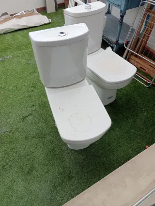 2 WC Roca Dama Senso y Secatoallas