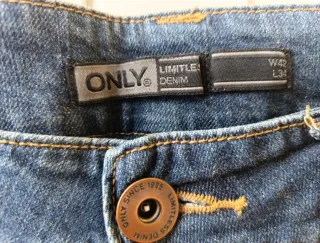 Pantalón ONLY + Camiseta Verde Estampada