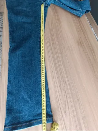 Pantalón ONLY + Camiseta Verde Estampada