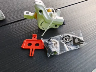 Pinza Freno Hidráulico Shimano M447