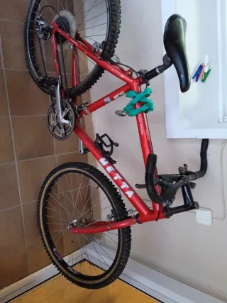 Bicicleta Roja METTA