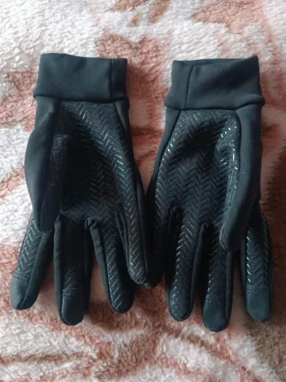 Guanti neri antiscivolo