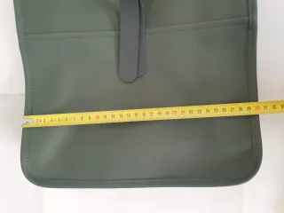 Mochila Rains impermeable verde