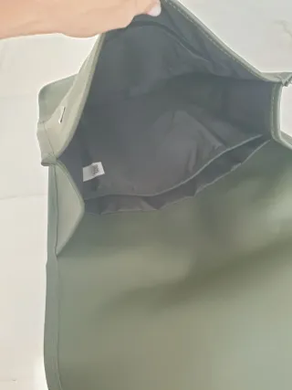 Mochila Rains impermeable verde