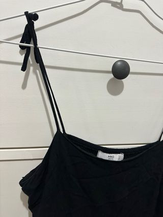 Vestido negro Mango tirantes corto