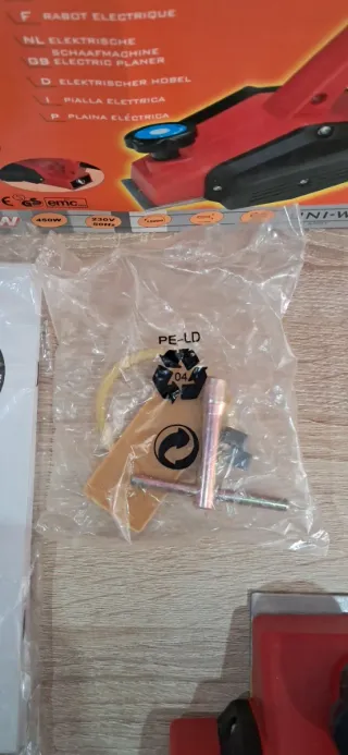 Cepillo carpintero eléctrico UNI-WORK KIT 450W