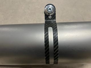 Tubo de escape LeoVince carbono