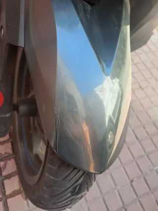 Yamaha XMAX 125 Maxi Scooter Negra/Gris