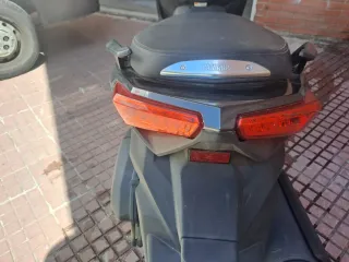 Yamaha XMAX 125 Maxi Scooter Negra/Gris