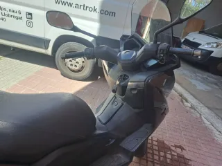 Yamaha XMAX 125 Maxi Scooter Negra/Gris