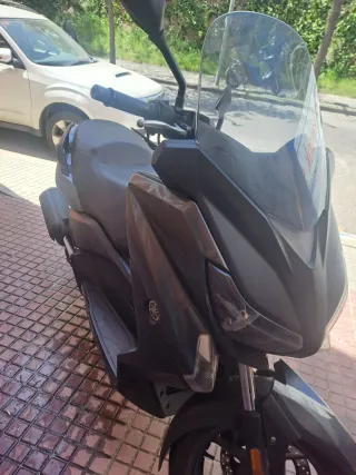 Yamaha XMAX 125 Maxi Scooter Negra/Gris