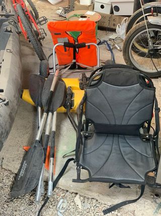 Kayak de navegación con accesorios