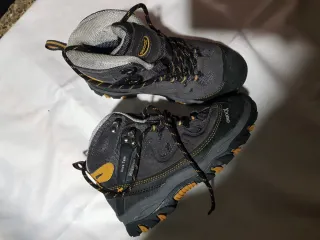 Botas de montaña  n33 Oriocx negras y grises