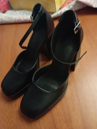 Zapatos de tacón negros talla 36
