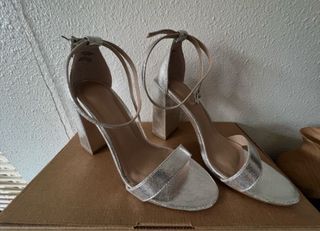 Zapatos de tacón plateados ASOS