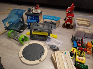 Lote trenes madera y accesorios