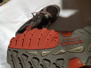 Zapatillas Columbia Marrón y Gris n33