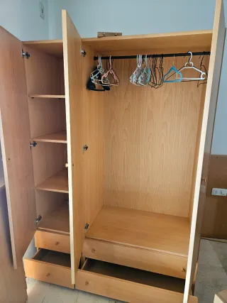 Cama juvenil con nido, mesilla y armario