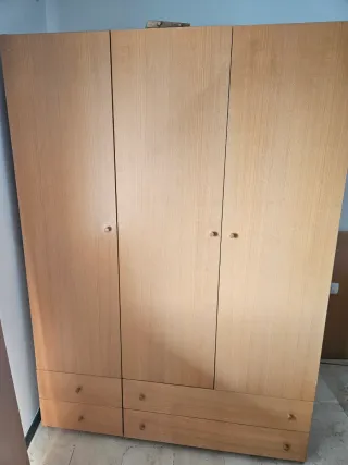 Cama juvenil con nido, mesilla y armario