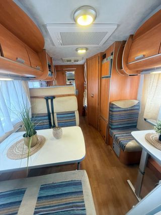 Autocaravana 6 plazas Nacional doble salon