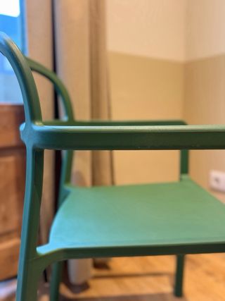 Silla YPPERLIG IKEA verde con reposabrazos