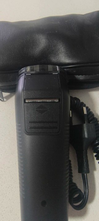 Máquina Afeitar Philips 545 con Estuche Polipiel