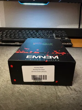 Colgante Eminem Máscara Hockey Oro