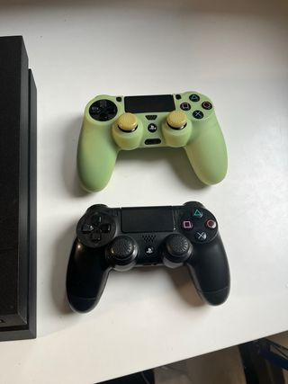 PS4 (PlayStation 4) 1 TB + 2 Mandos + Juegos