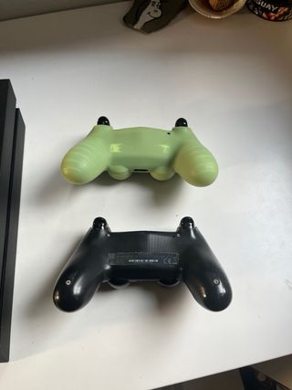 PS4 (PlayStation 4) 1 TB + 2 Mandos + Juegos