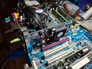 Tarjeta Gráfica ATI Radeon 9200 SE 128MB AGP