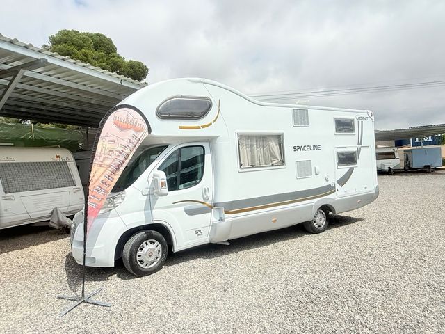 Autocaravana nacional 6 plazas doble salon