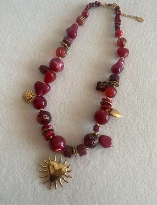 Colar com pendentes coração e sol dourado