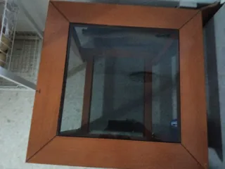 Mesita de madera y cristal 60×60