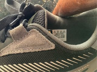 Zapatillas Puma Negras y Amarillas