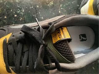 Zapatillas Puma Negras y Amarillas